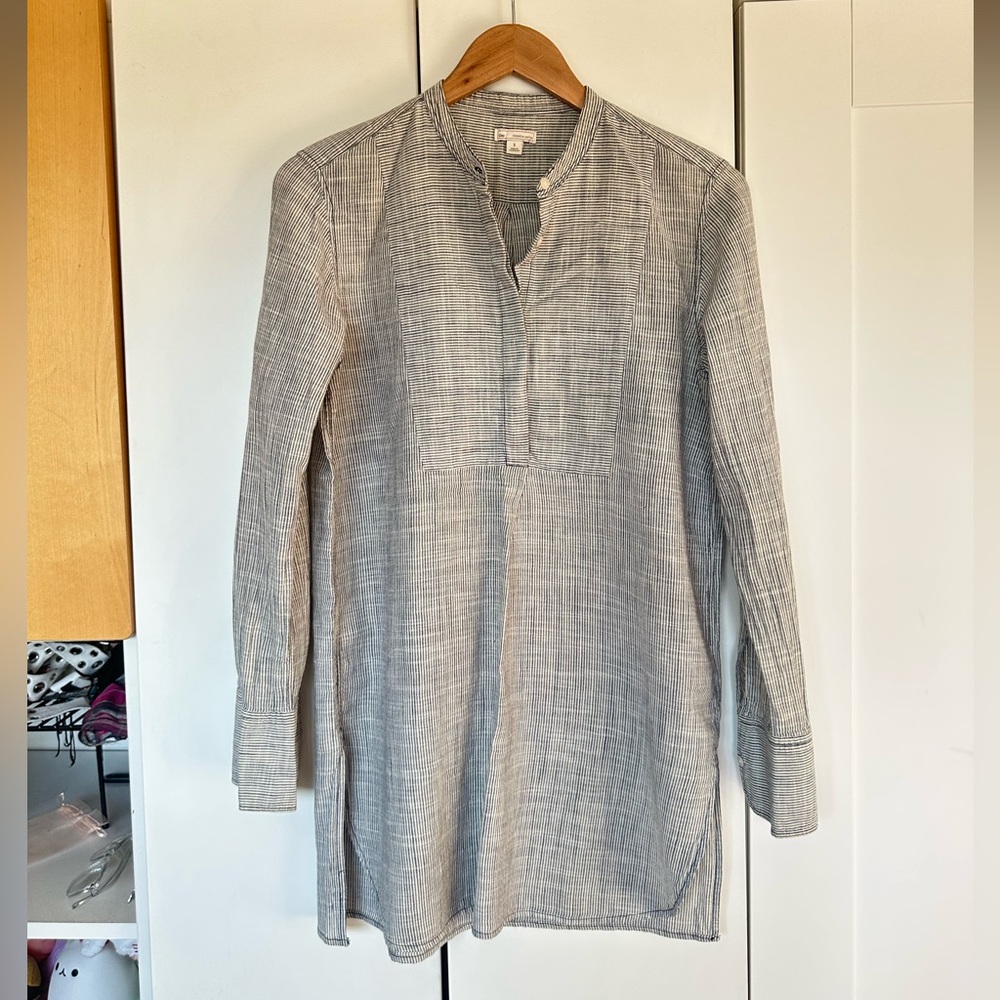 GAP Striped Gray and White Textured Tunic Shirt